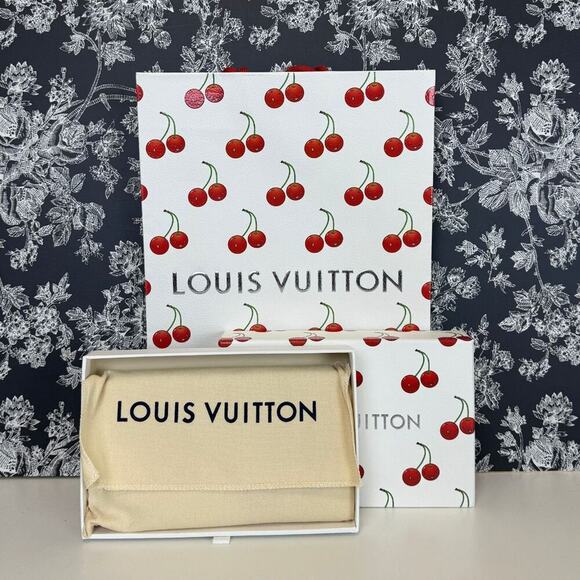 LOUIS VUITTON x Murakami 2025 Zippy Wallet M14240 White Monogram Cherry NEW Box - Picture 13 of 14